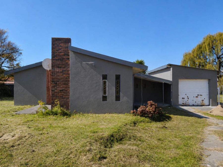 4 Bedroom Property for Sale in Ladybrand Free State